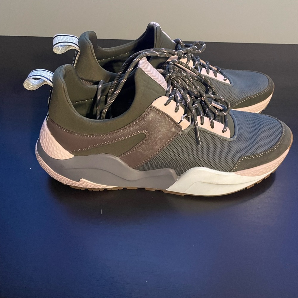 Women’s Kenneth Cole designer sneakers